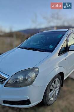 Минивэн Opel Zafira 2006 в Вижнице