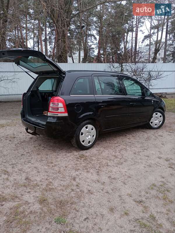 Мінівен Opel Zafira 2010 в Остер