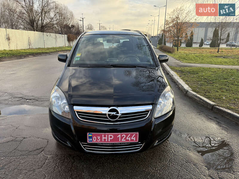 Минивэн Opel Zafira 2010 в Борисполе