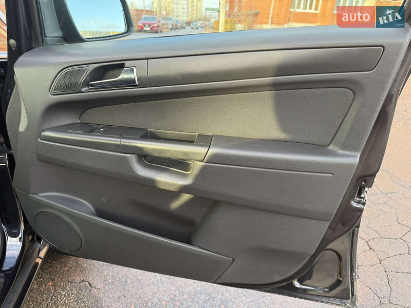 Минивэн Opel Zafira 2010 в Борисполе