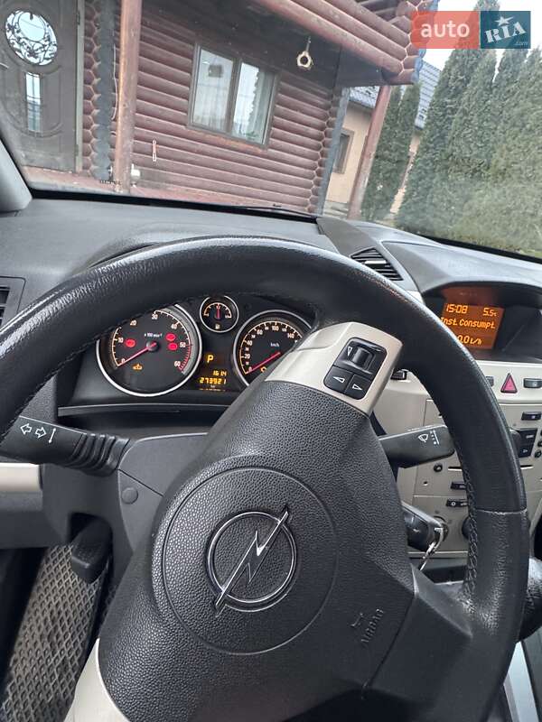 Минивэн Opel Zafira 2008 в Черновцах