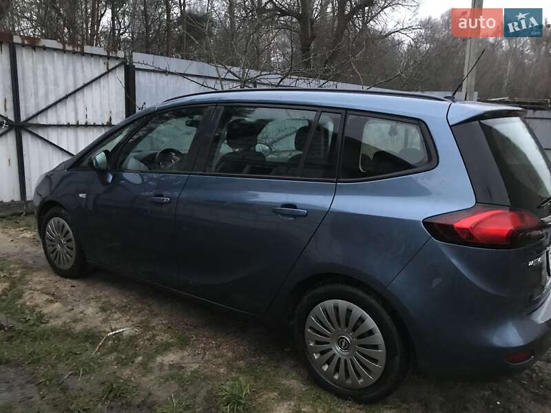 Opel Zafira 2012