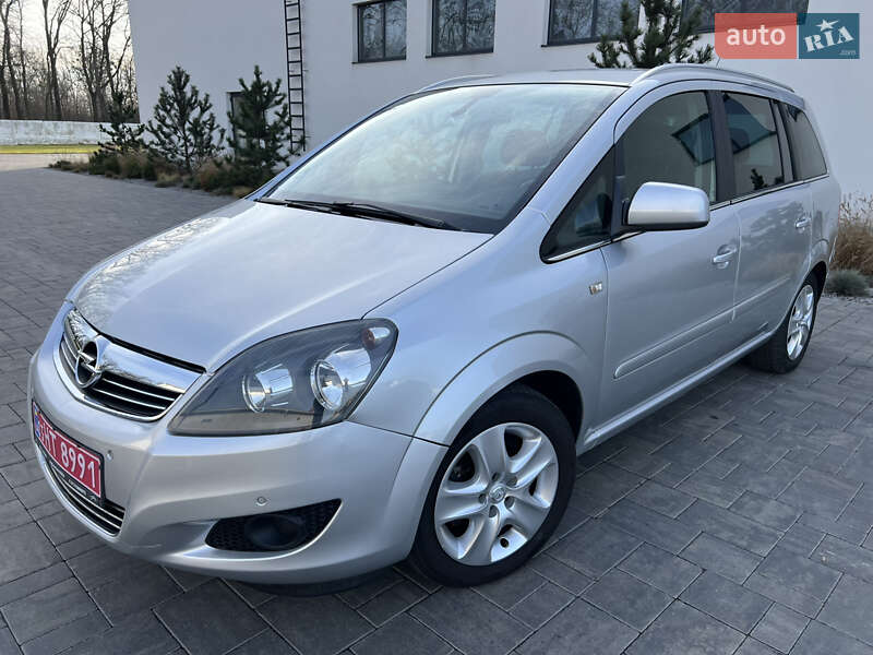 Opel Zafira 2011