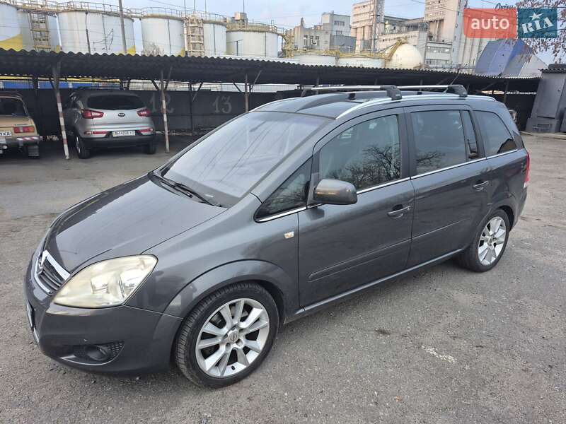 Минивэн Opel Zafira 2010 в Днепре