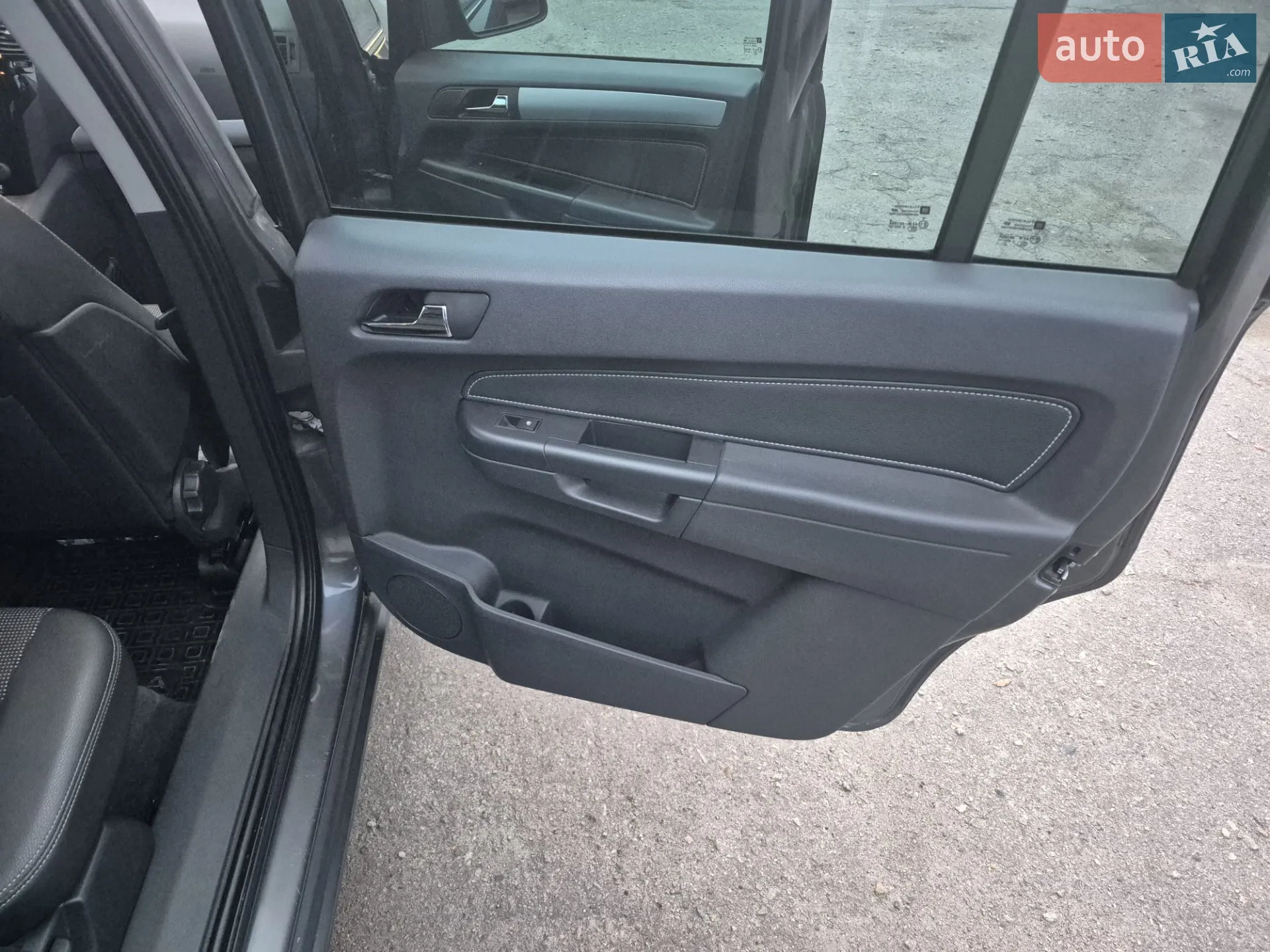 2010 Opel Zafira - мініатюра 16