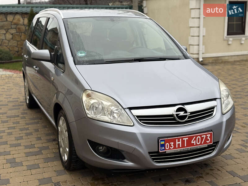 Минивэн Opel Zafira 2009 в Могилев-Подольске