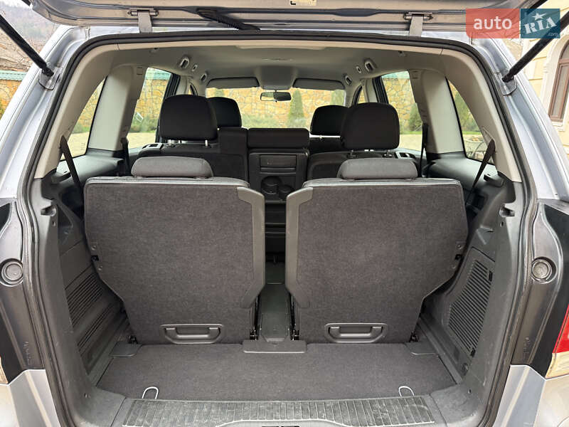 Минивэн Opel Zafira 2009 в Могилев-Подольске