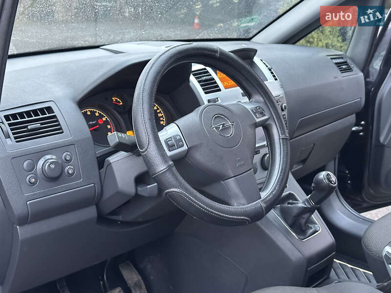 Мінівен Opel Zafira 2010 в Харкові
