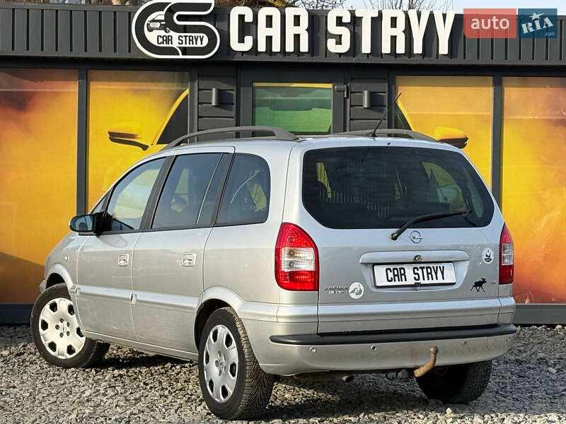 Мінівен Opel Zafira 2004 в Стрию
