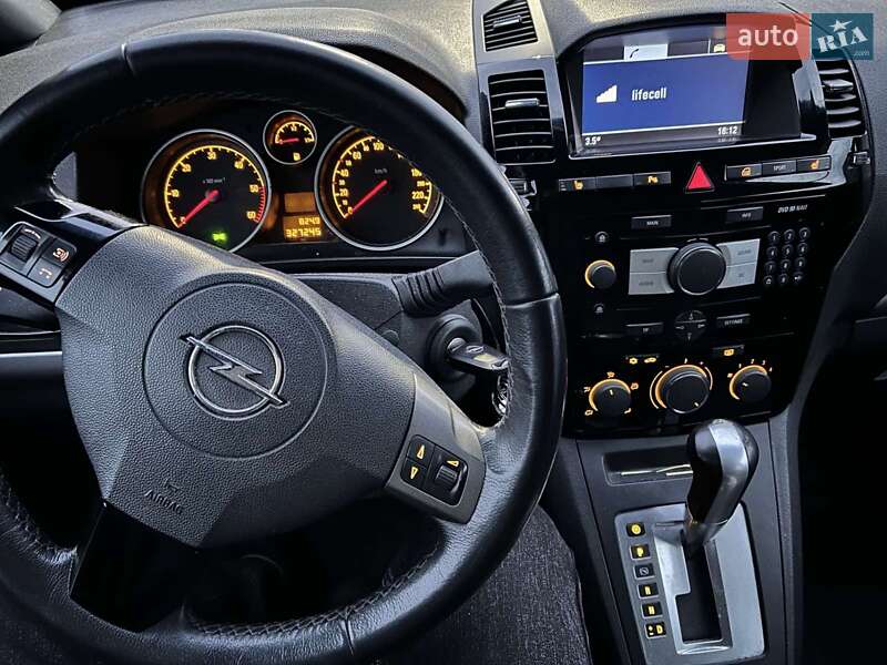 Мінівен Opel Zafira 2010 в Києві