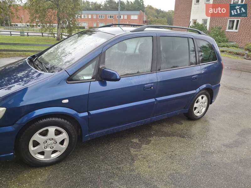 Мінівен Opel Zafira 2004 в Луцьку