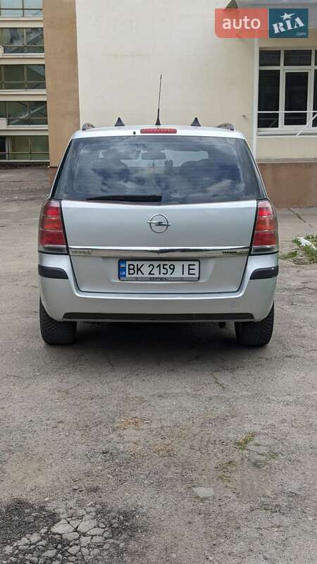 Мінівен Opel Zafira 2006 в Рівному