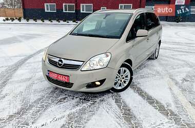 Минивэн Opel Zafira 2010 в Дубно