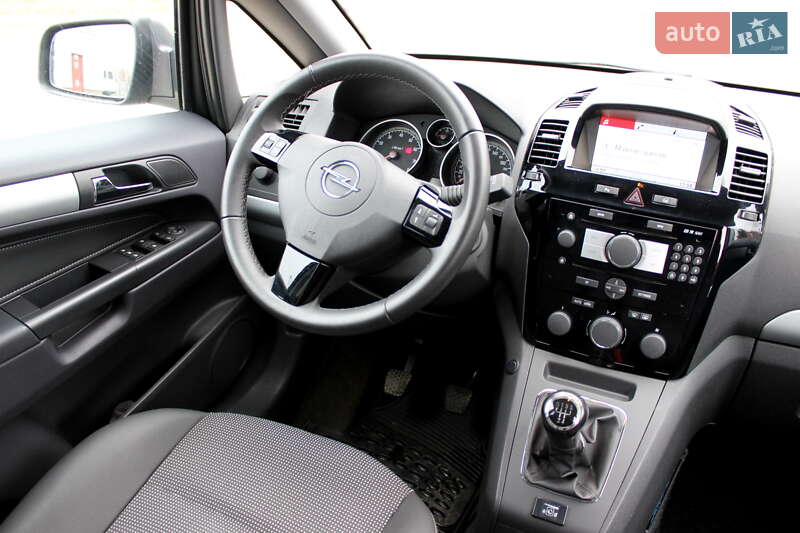 Мінівен Opel Zafira 2010 в Львові