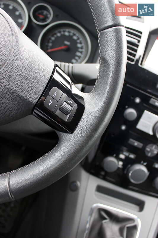 Мінівен Opel Zafira 2010 в Львові