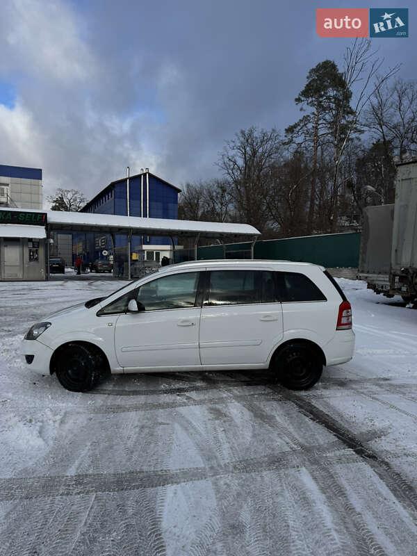Мінівен Opel Zafira 2013 в Києві