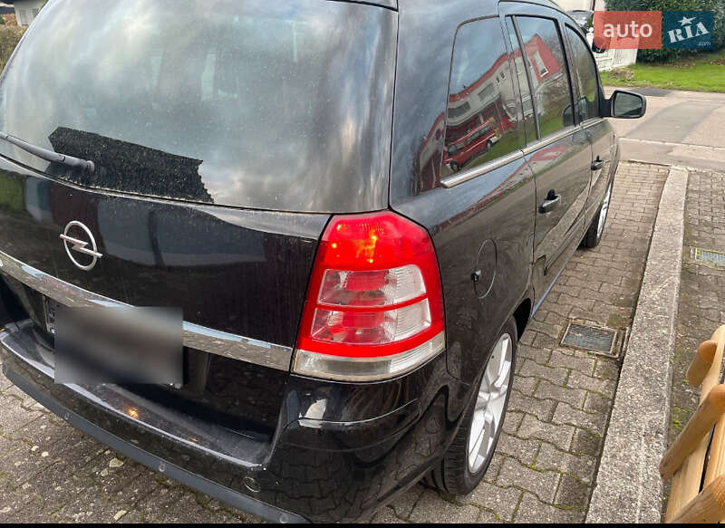Минивэн Opel Zafira 2010 в Виннице