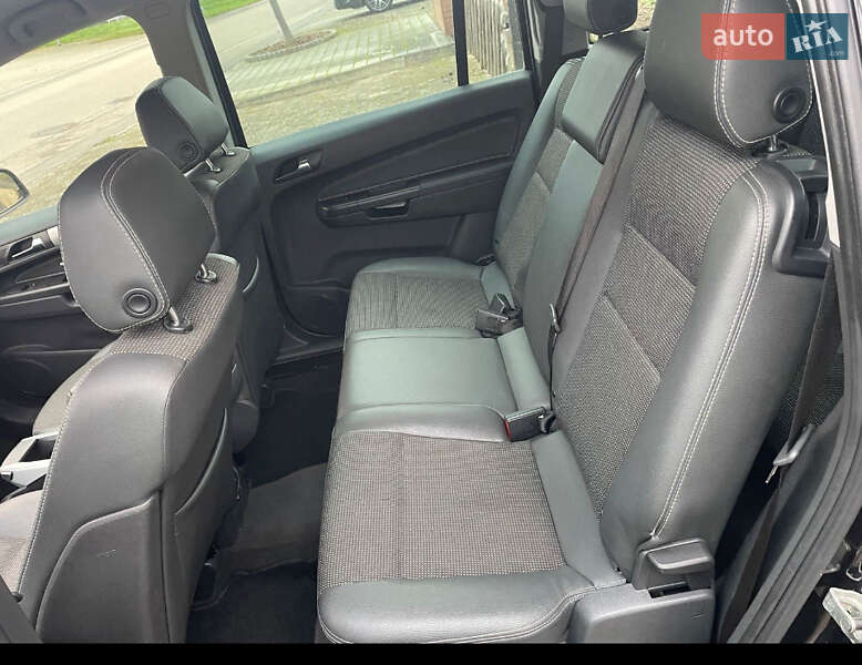 Минивэн Opel Zafira 2010 в Виннице
