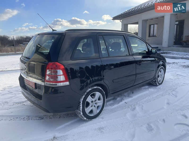 Мінівен Opel Zafira 2013 в Луцьку