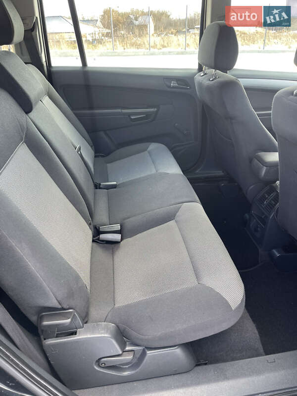 Мінівен Opel Zafira 2013 в Луцьку