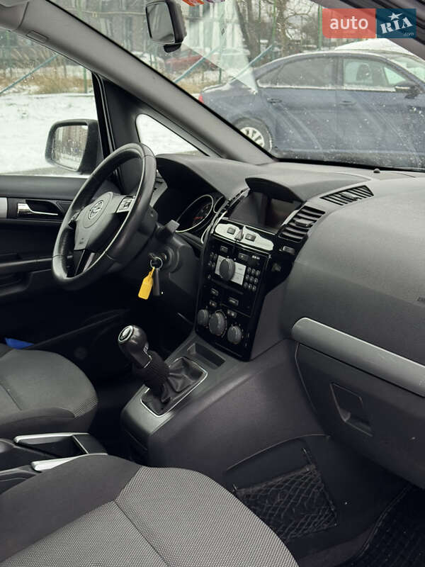 Мінівен Opel Zafira 2011 в Львові