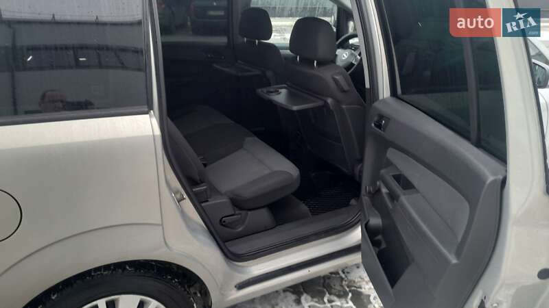 Минивэн Opel Zafira 2005 в Бориславе