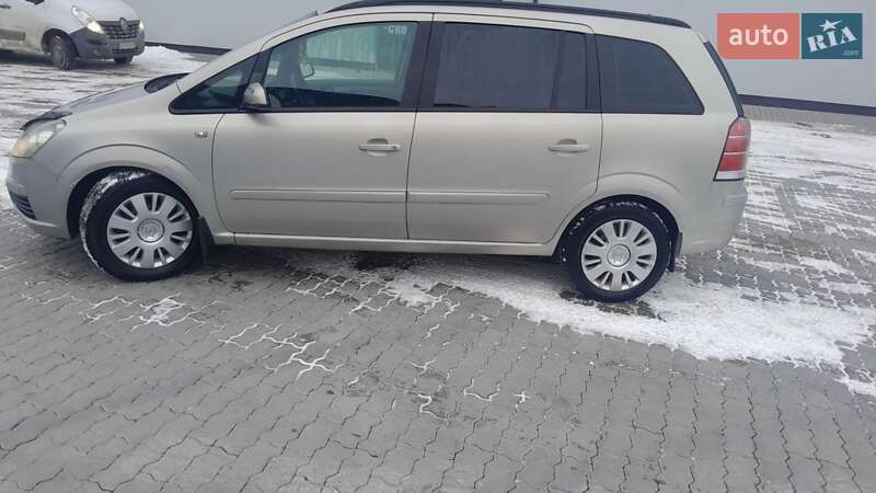 Минивэн Opel Zafira 2005 в Бориславе
