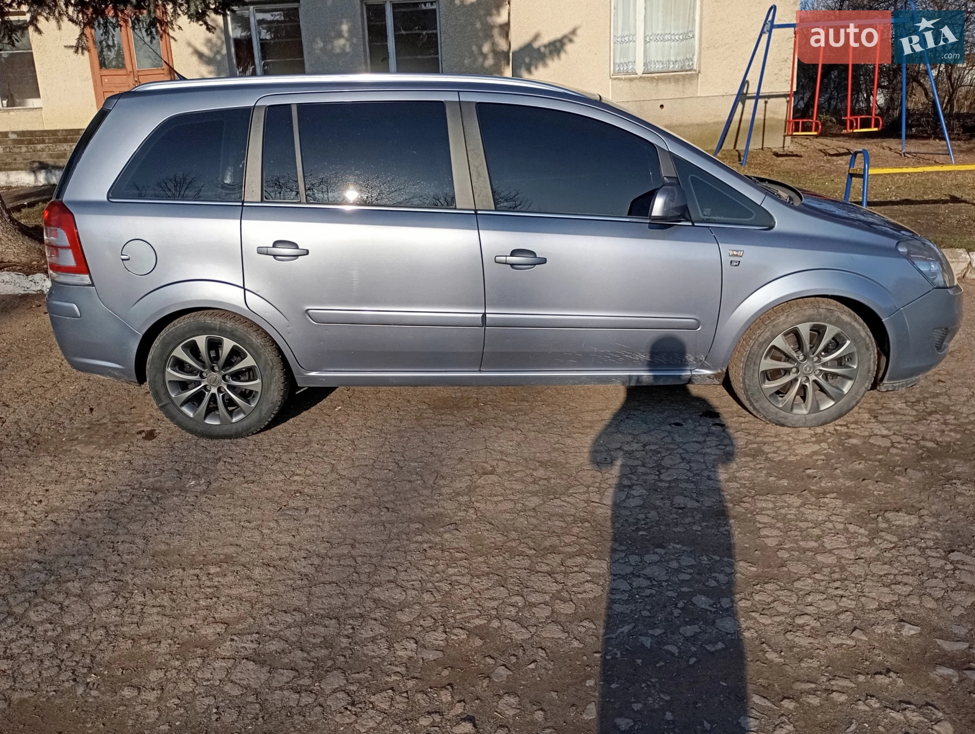 2010 Opel Zafira - мініатюра 2