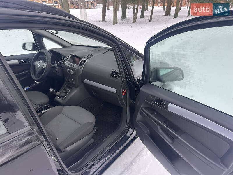 Минивэн Opel Zafira 2006 в Бобровице