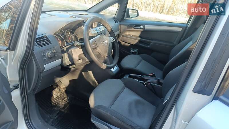 Мінівен Opel Zafira 2005 в Острозі