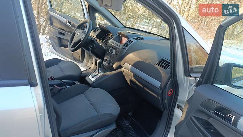 Мінівен Opel Zafira 2005 в Острозі