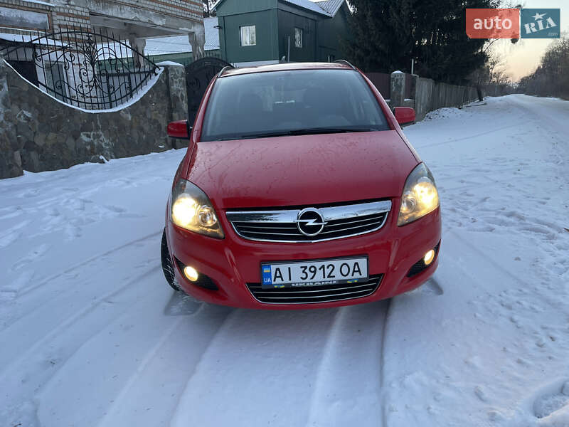 Мінівен Opel Zafira 2011 в Радомишлі