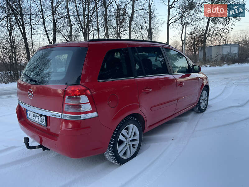Мінівен Opel Zafira 2011 в Радомишлі