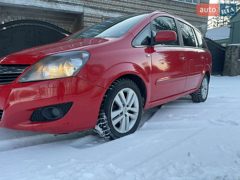 Мінівен Opel Zafira 2011 в Радомишлі