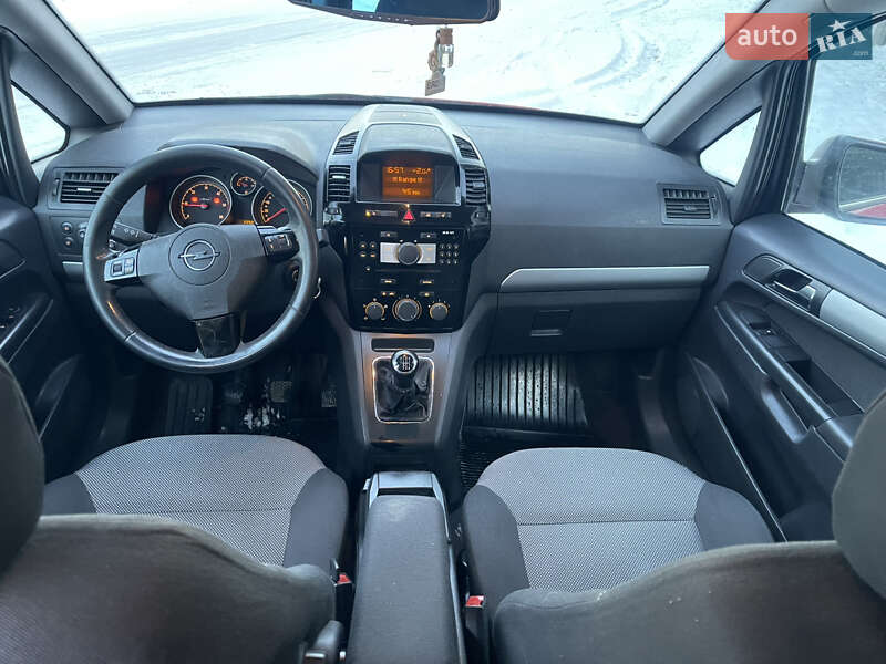 Мінівен Opel Zafira 2011 в Радомишлі