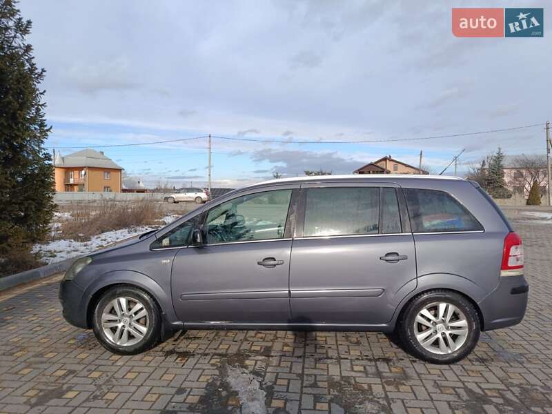 Мінівен Opel Zafira 2010 в Коломиї