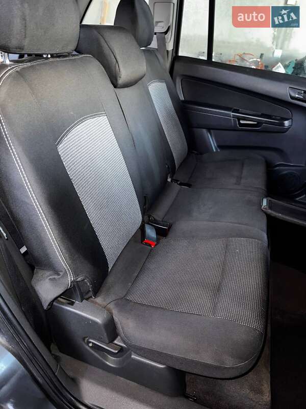 Мінівен Opel Zafira 2010 в Коломиї