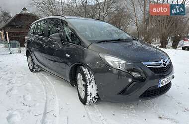 Микровэн Opel Zafira 2015 в Выгоде