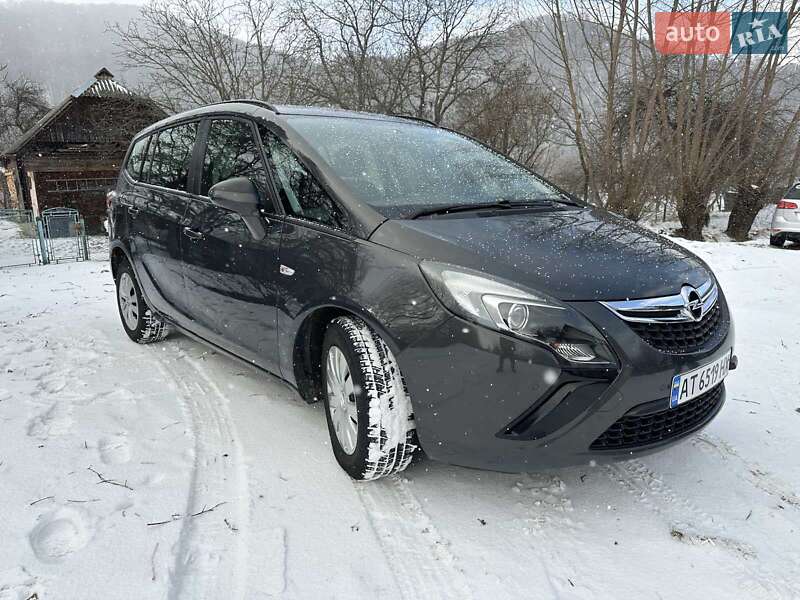 Opel Zafira 2015
