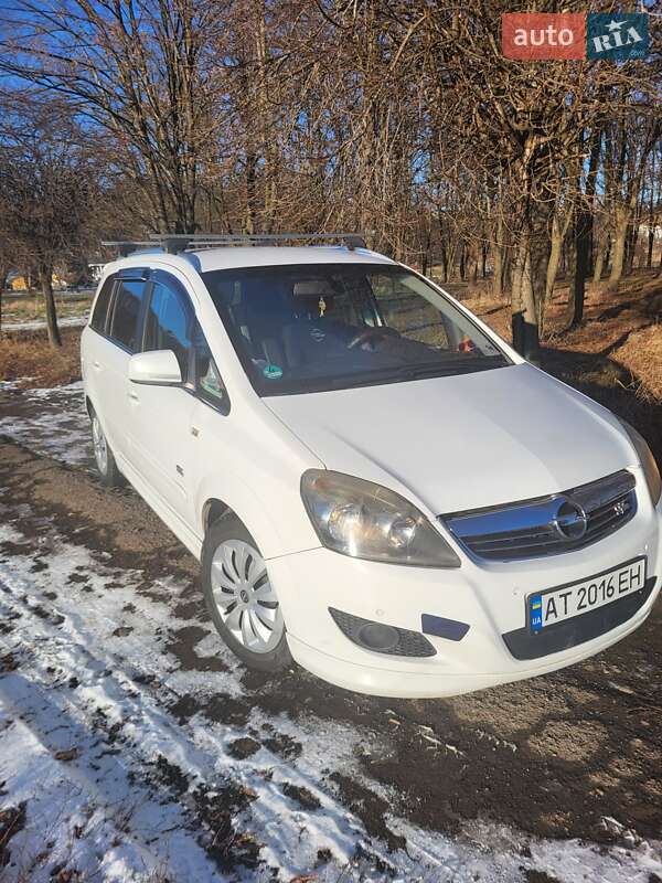 Минивэн Opel Zafira 2011 в Калуше