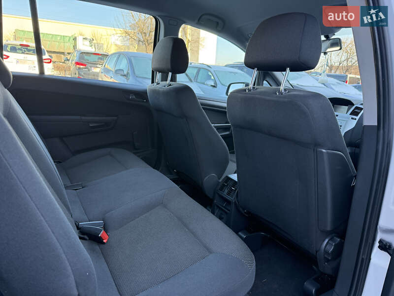 Мінівен Opel Zafira 2011 в Рівному фото 35 Мінівен Opel Zafira 2011 в Рівному