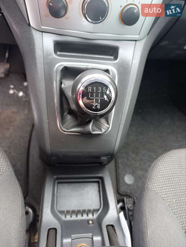 Минивэн Opel Zafira 2009 в Луцке фото 27 Минивэн Opel Zafira 2009 в Луцке