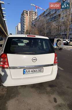 Минивэн Opel Zafira 2013 в Киеве