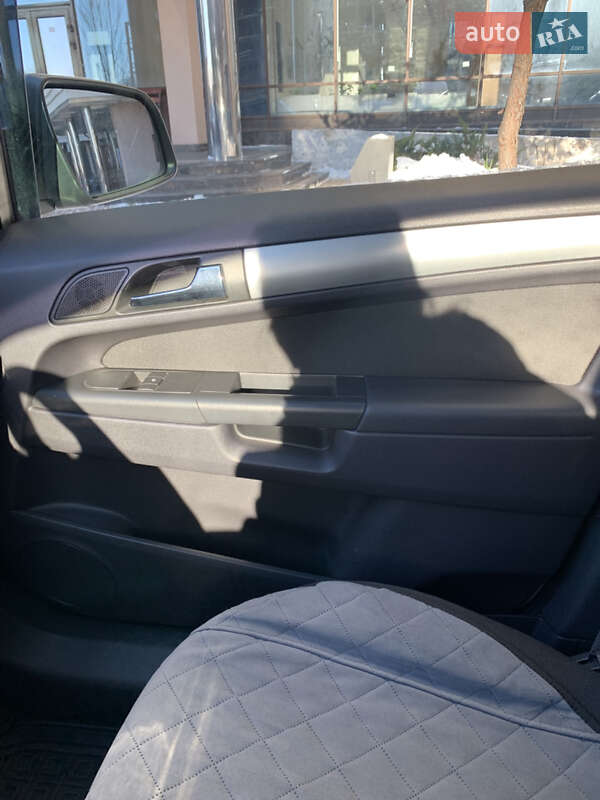 Минивэн Opel Zafira 2013 в Киеве фото 4 Минивэн Opel Zafira 2013 в Киеве