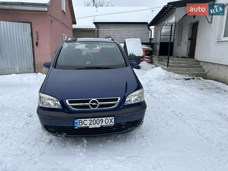 Минивэн Opel Zafira 2004 в Городке