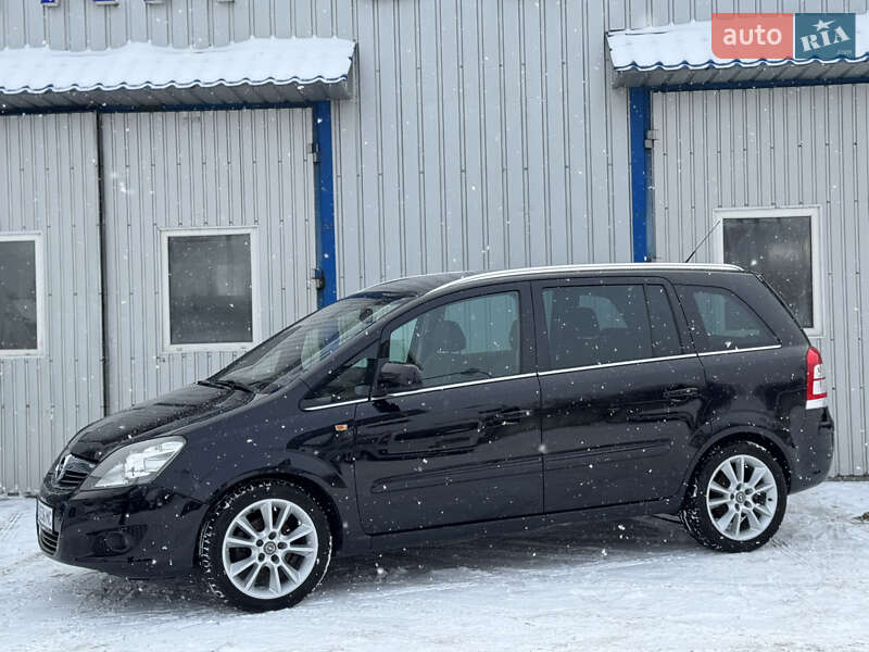 Минивэн Opel Zafira 2010 в Виннице