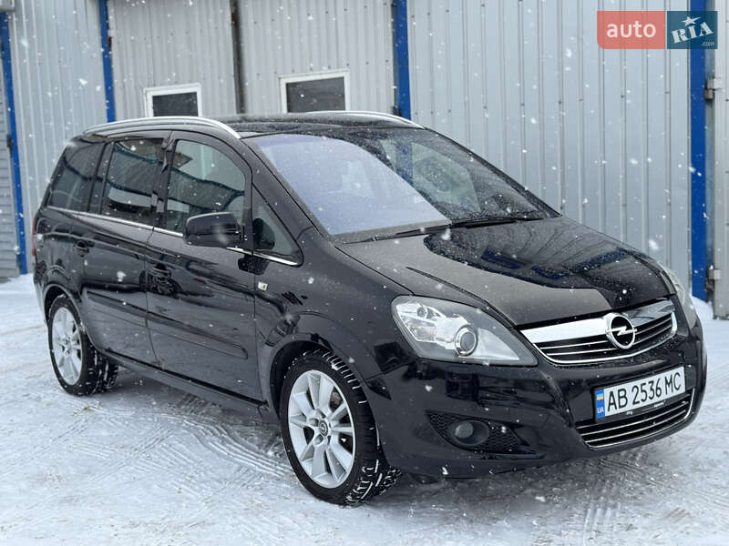 Минивэн Opel Zafira 2010 в Виннице
