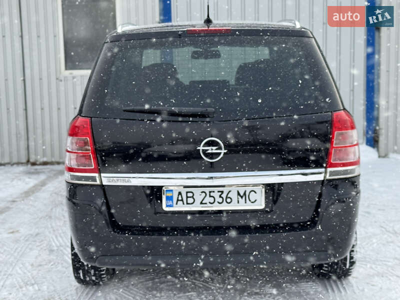Минивэн Opel Zafira 2010 в Виннице