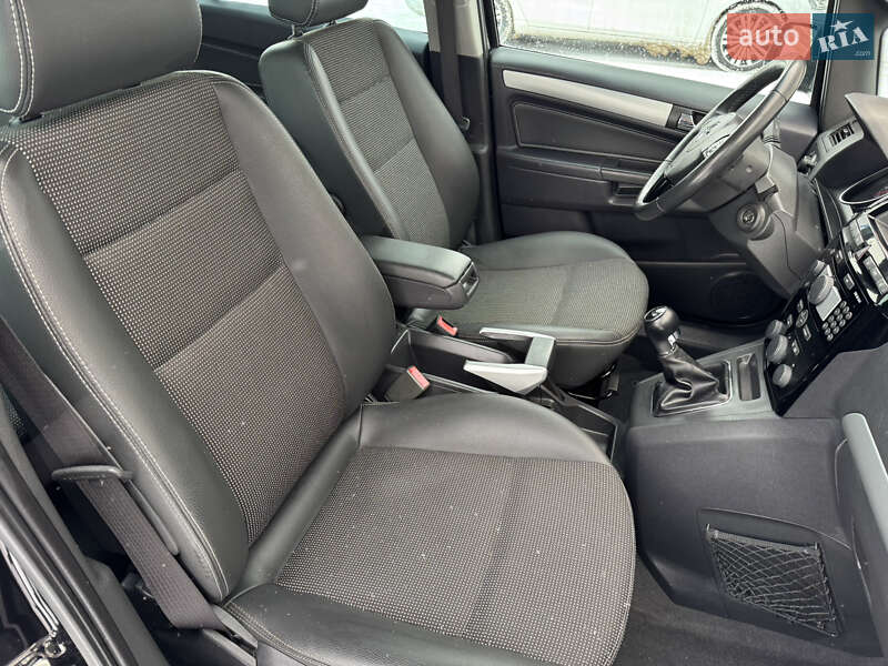 Минивэн Opel Zafira 2010 в Виннице