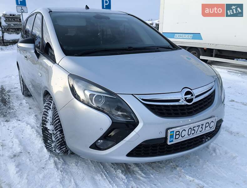 Opel Zafira 2015